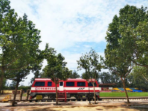 石家莊東華鐵路學校