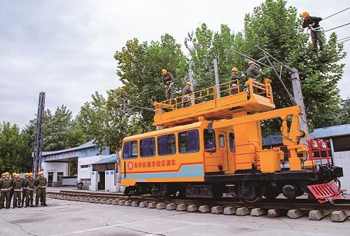 石家莊東華鐵路學校實訓課